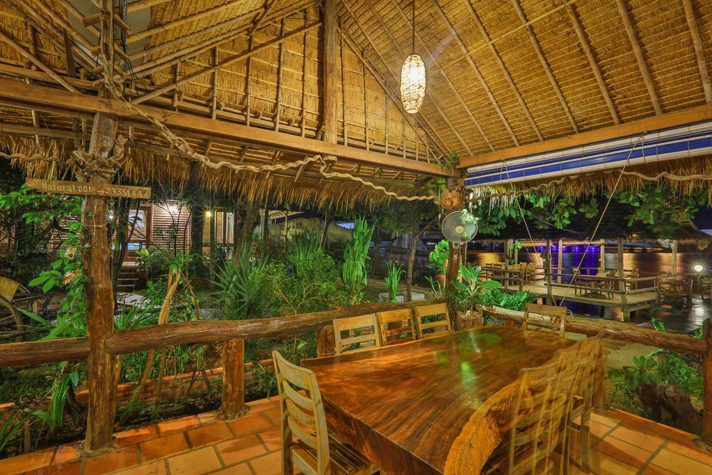Natural Bungalows restaurantee y Bar Kampot Exterior foto